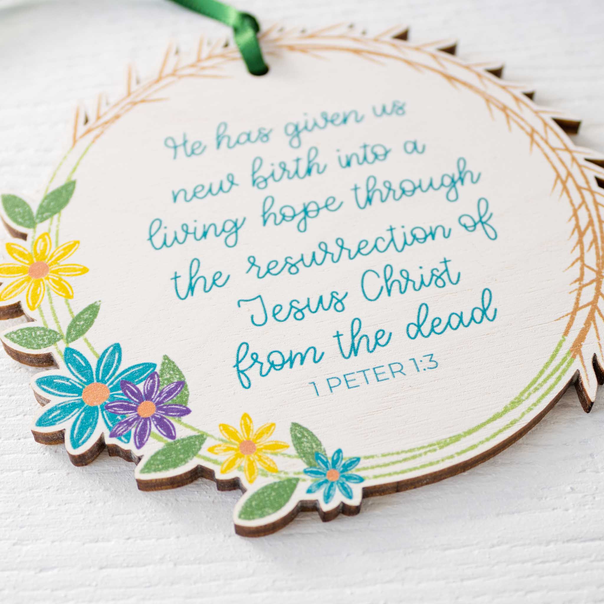Living Hope Wooden Bible Verse Hanging Decoration close up